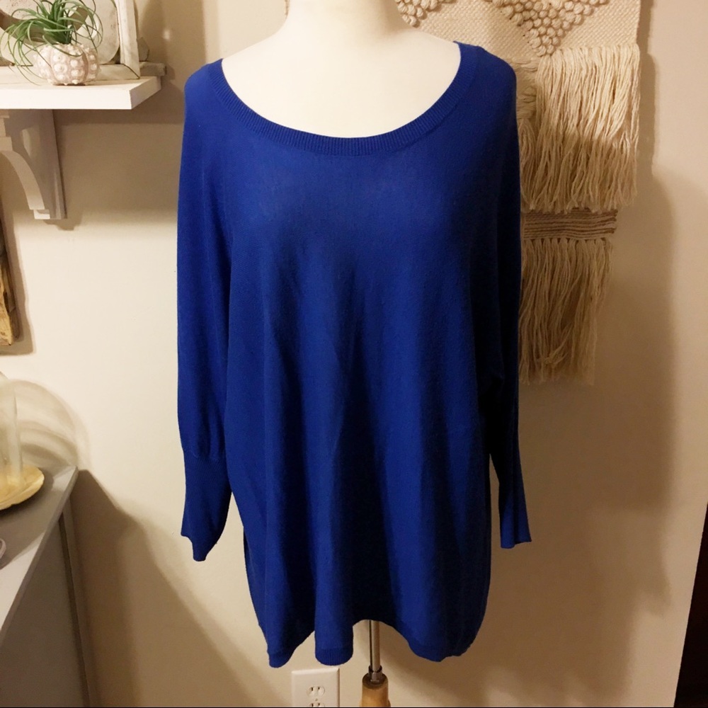 XL “Ana” blue lightweight sweater